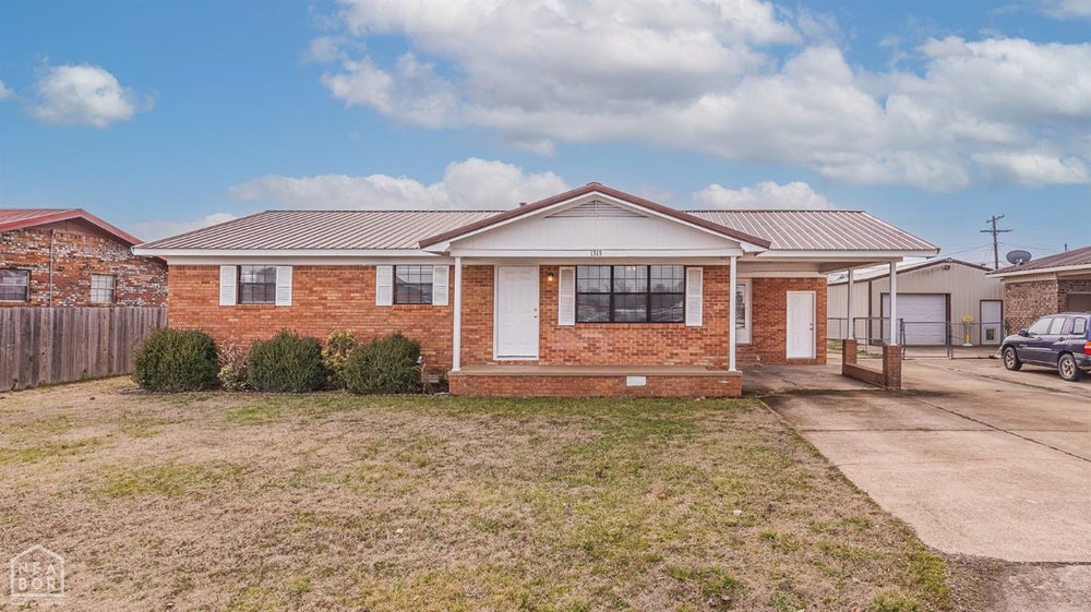 1313 Holly Street, Walnut Ridge, AR 72476 ERA