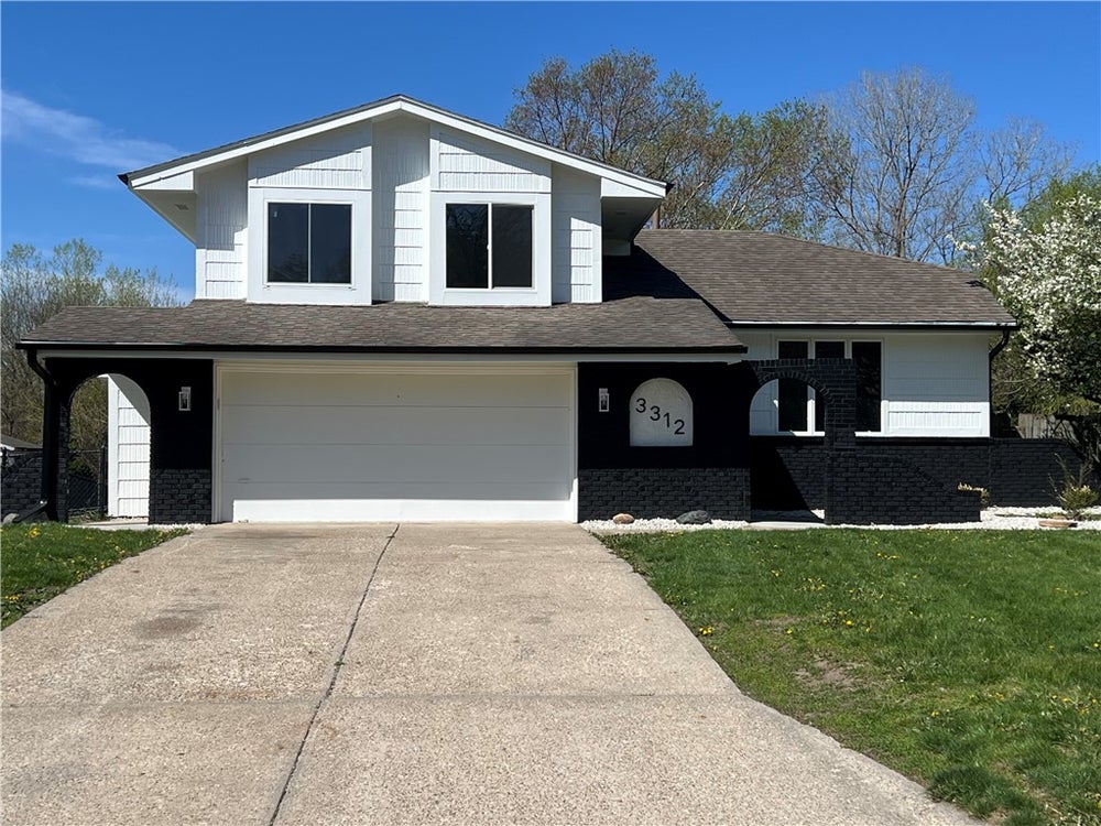 3312 Patricia Drive, Urbandale, IA 50322 BHGRE