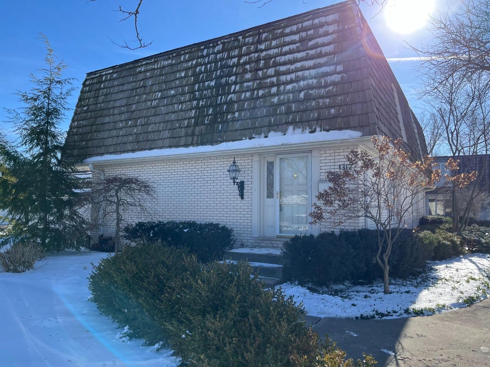 1312 Camellia Drive, Munster, IN 46321 BHGRE