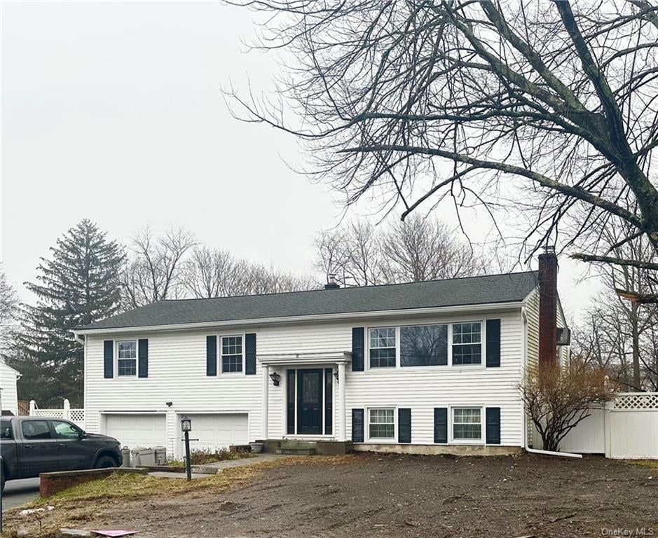 18 Park Hill Drive, New Windsor, NY 12553 ERA