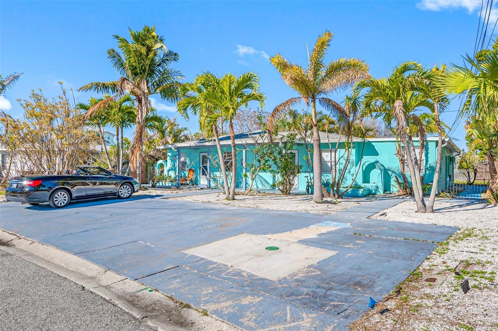 14111 W Parsley Drive 13, MADEIRA BEACH, FL 33708 BHGRE