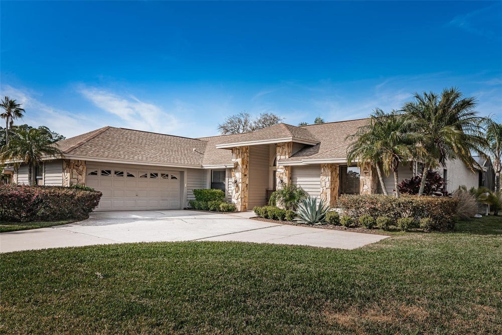 595 Waterford Circle E, Tarpon Springs, Fl 34688 - Era