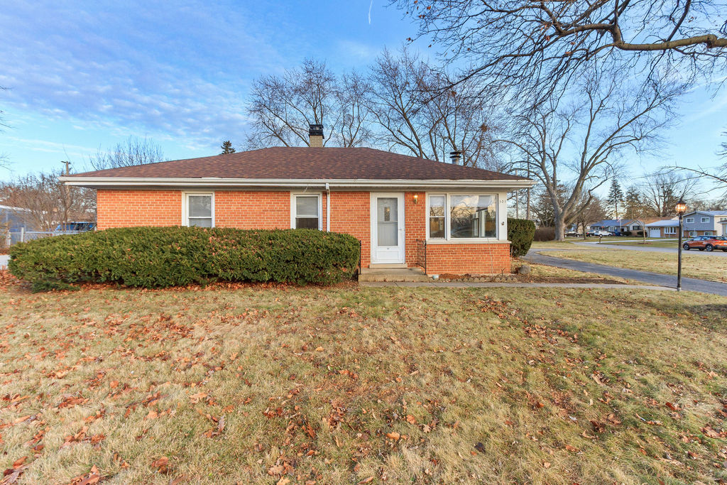 301 Pine Lane, Bensenville, IL 60106 - MLS# 11972268 - Coldwell Banker