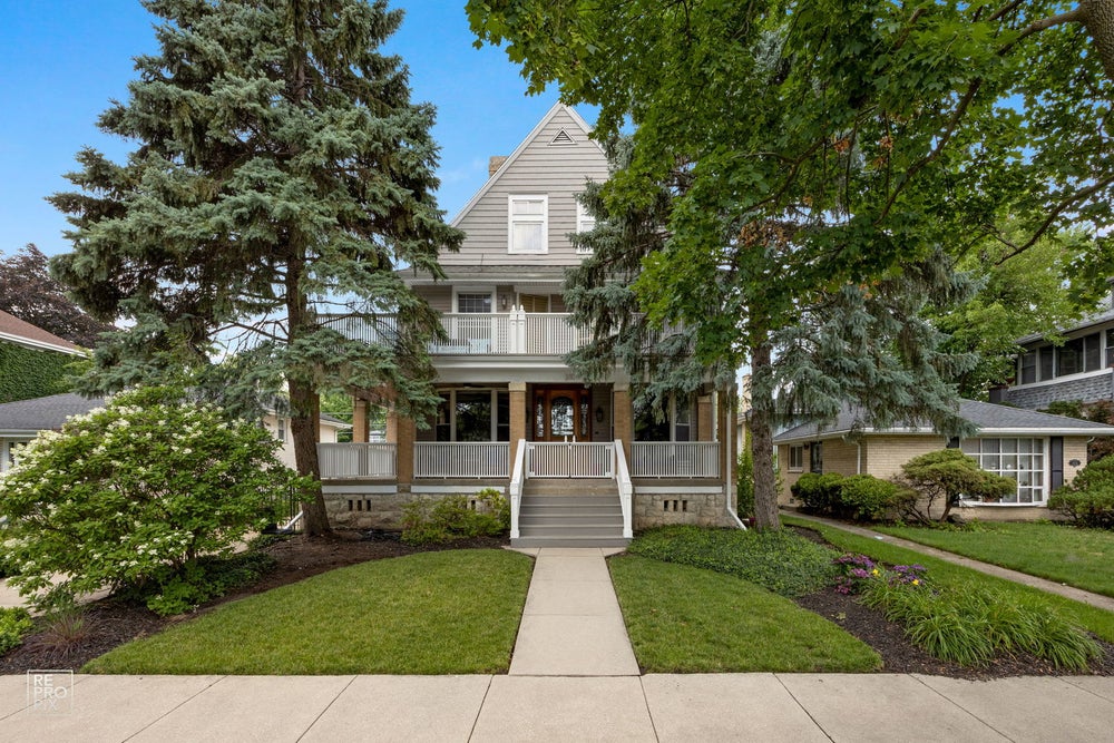 3110 Wisconsin Avenue, Berwyn, IL 60402 BHGRE