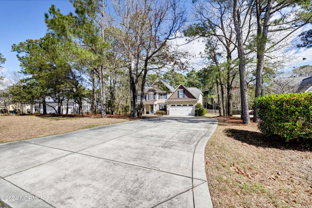 221 Mimosa Drive, Sneads Ferry, NC 28460 BHGRE