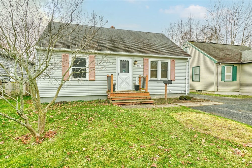 205 English Road, Rochester, NY 14616 ERA