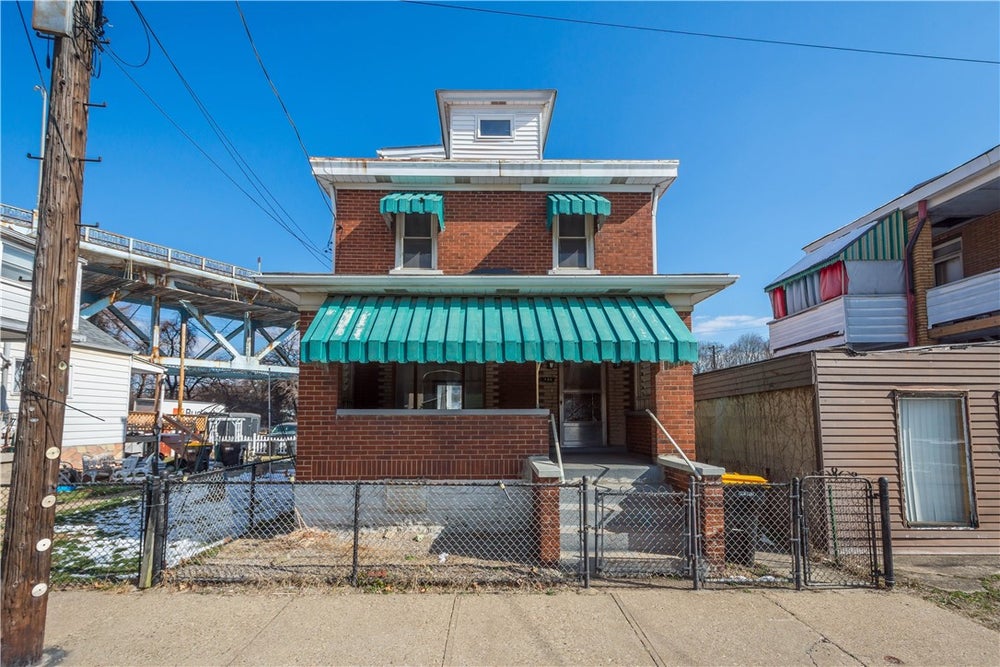 406 Gardner St, Mc Kees Rocks, PA 15136 ERA