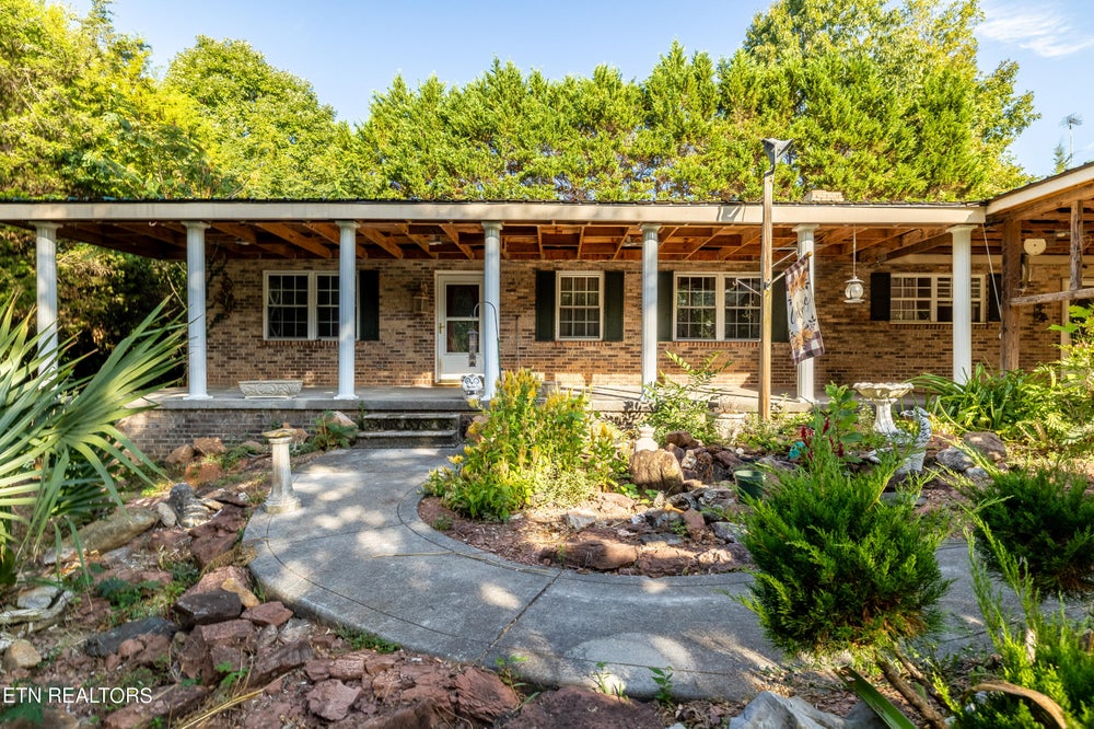 2962 Glenn Rd, Louisville, TN 37777 BHGRE