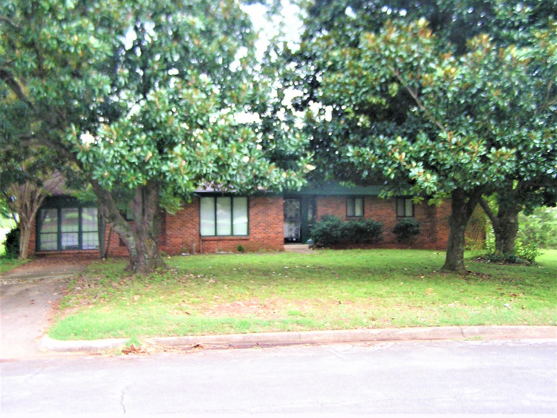 1901 Berry Ave, Florence, AL — Coldwell Banker
