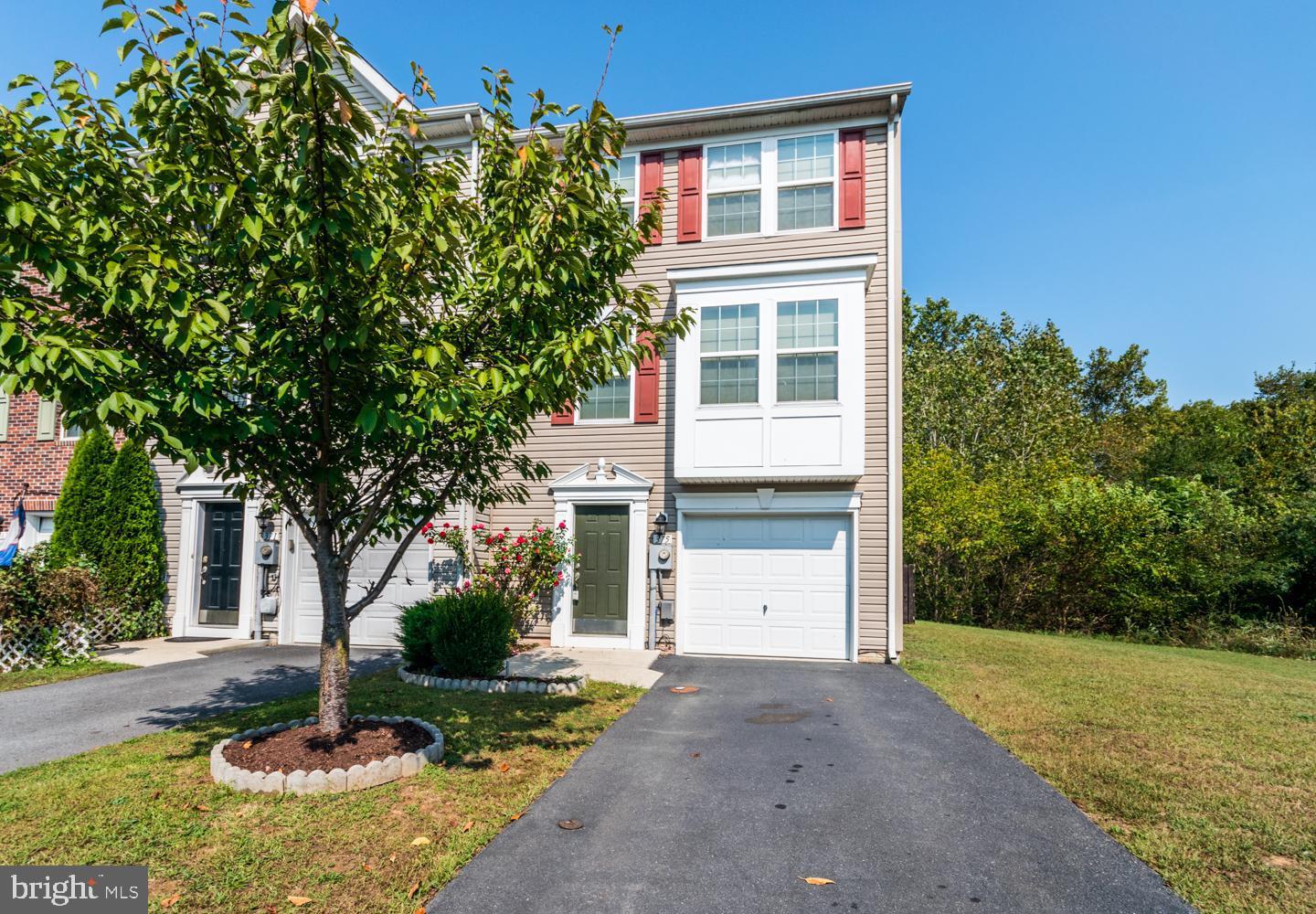 Real Estate Services from ERA OakCrest Realty, Inc.