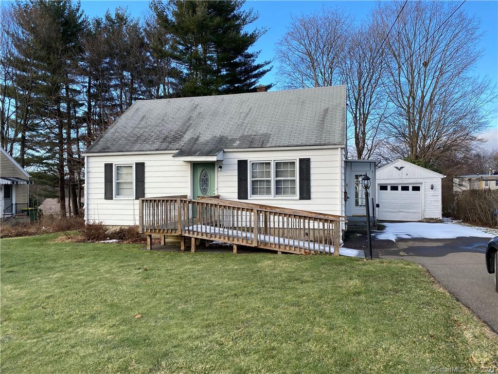 60 Crestwood Ave, Waterbury, CT — Better Homes and Gardens ® Real Estate