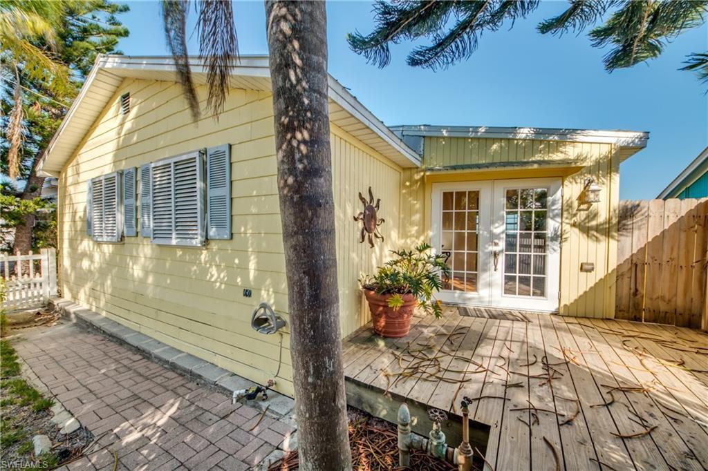 homes for sale in lee florida