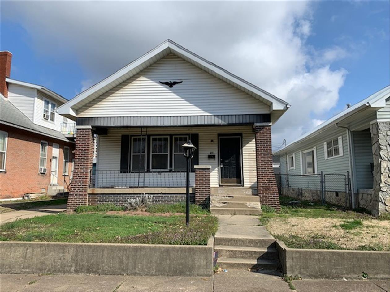 SFR located at 217 W Oregon Street