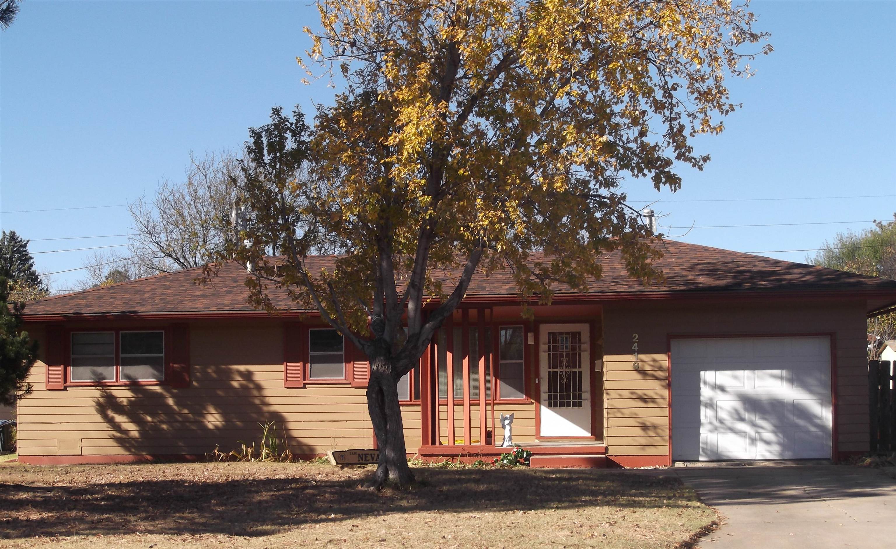 2419 6th Ave Dodge City KS Coldwell Banker