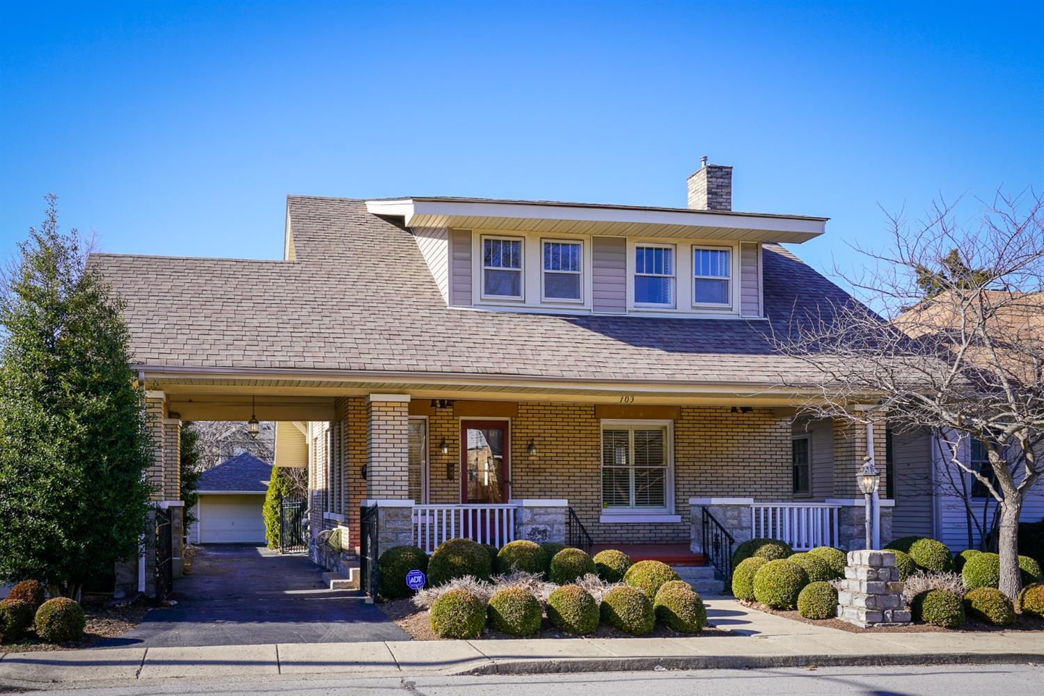 Mindy Davis Of Coldwell Banker Mcmahan