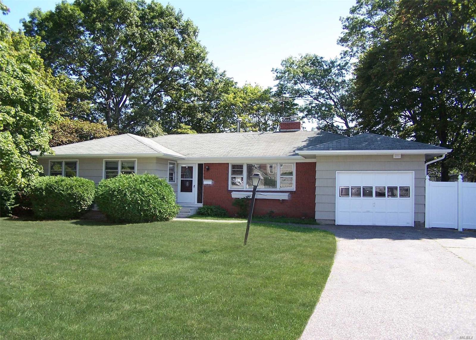 Deer Park Real Estate Find Homes For In Ny Deer Park Real Estate Find Homes For In Ny Century 21