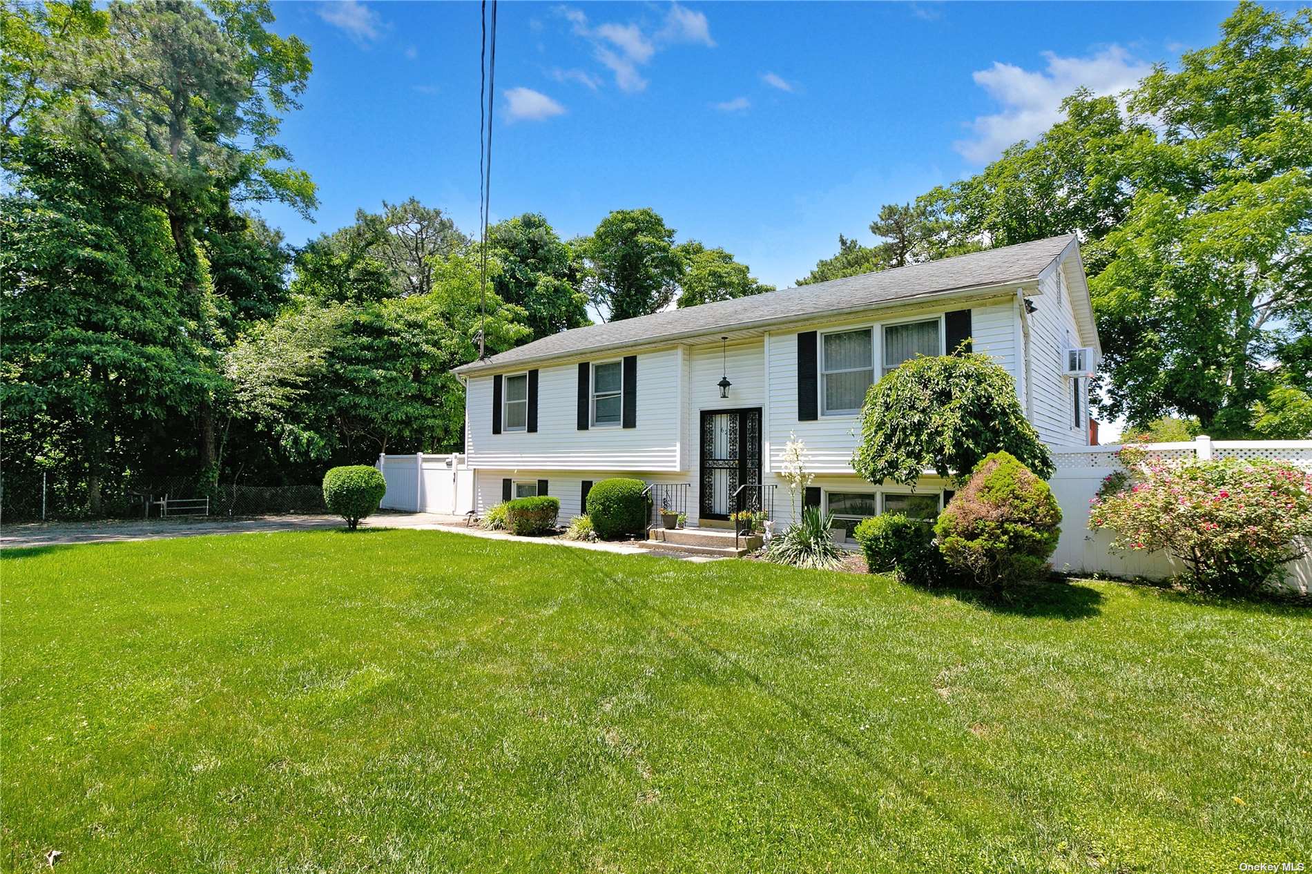 62 Grant St, Farmingdale, NY — Coldwell Banker