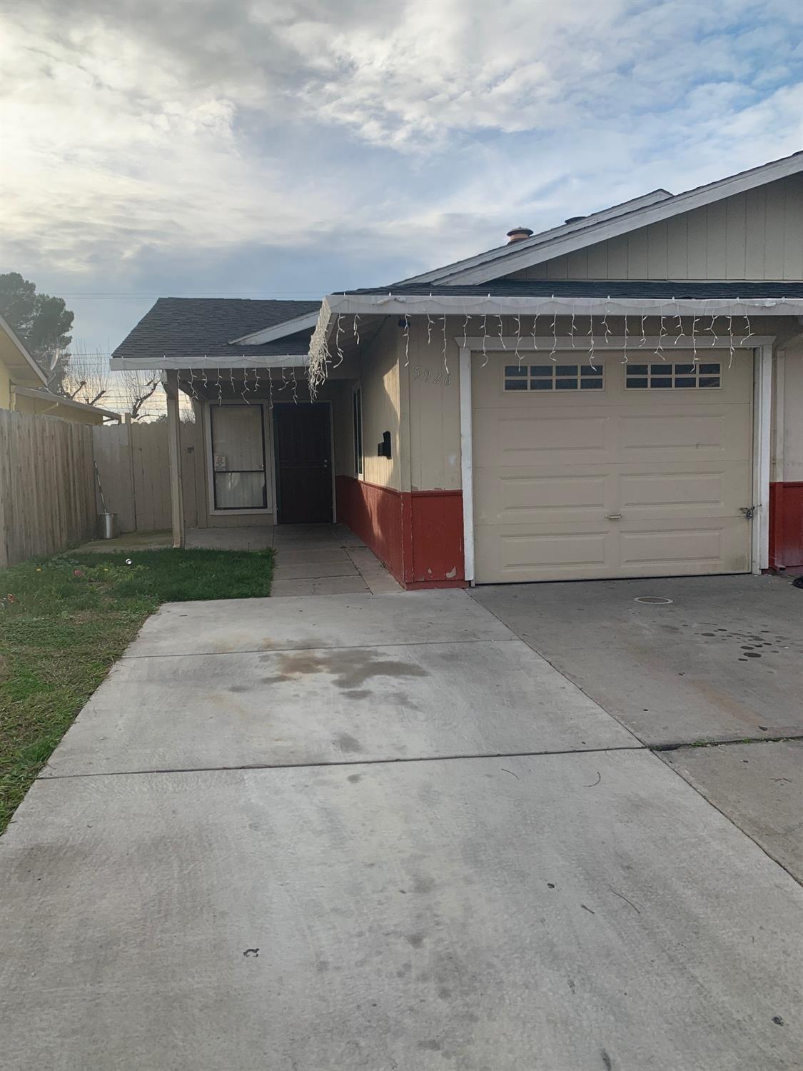 SFR located at 5926 CLOVER MANOR WAY