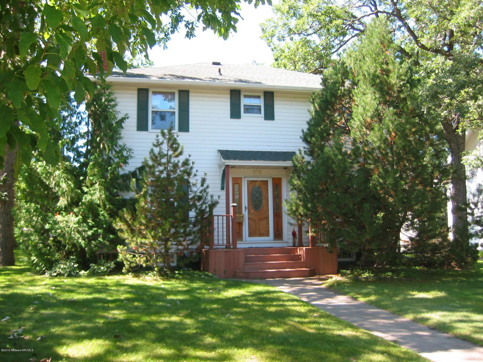 928 Summit Ave Detroit Lakes Mn Coldwell Banker