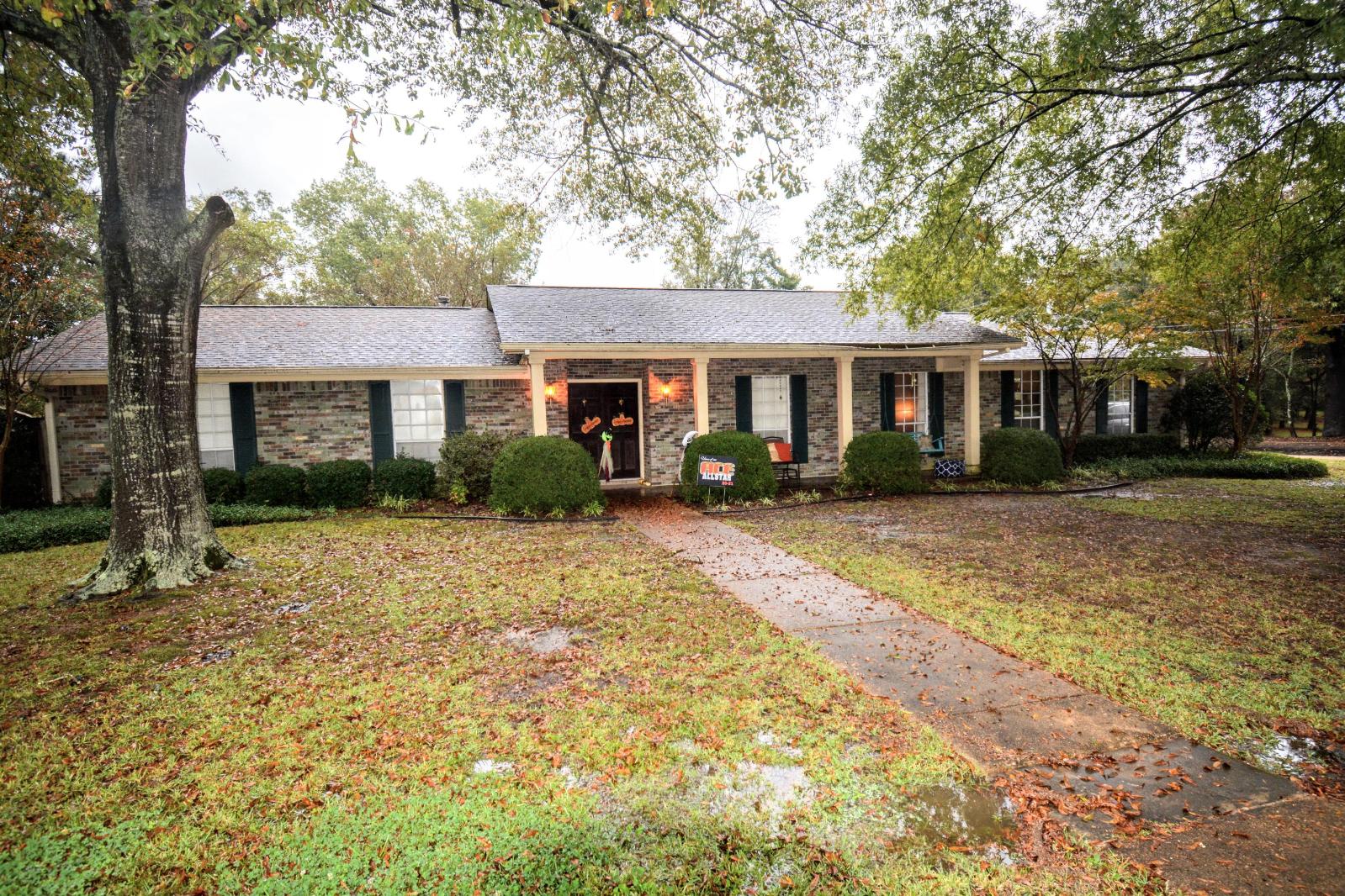 1200 Jeb Stuart St, Tupelo, MS — Coldwell Banker