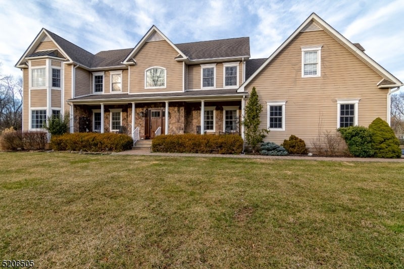 SFR located at 83 Railroad Ave