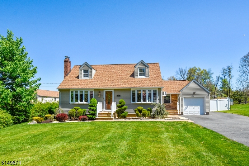 East Hanover, NJ Real Estate Housing Market & Trends | Better Homes and Gardens<sup>®</sup> Real Estate
