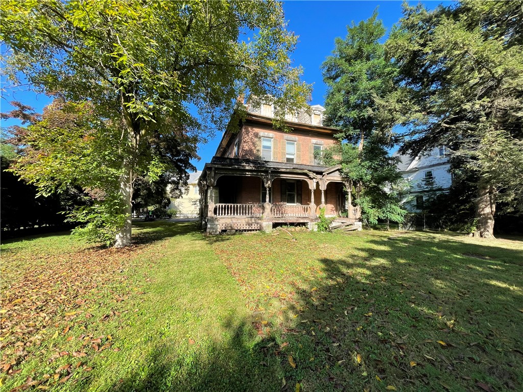 Nick Davoli CENTURY 21 Steve Davoli Real Estate Canandaigua, NY