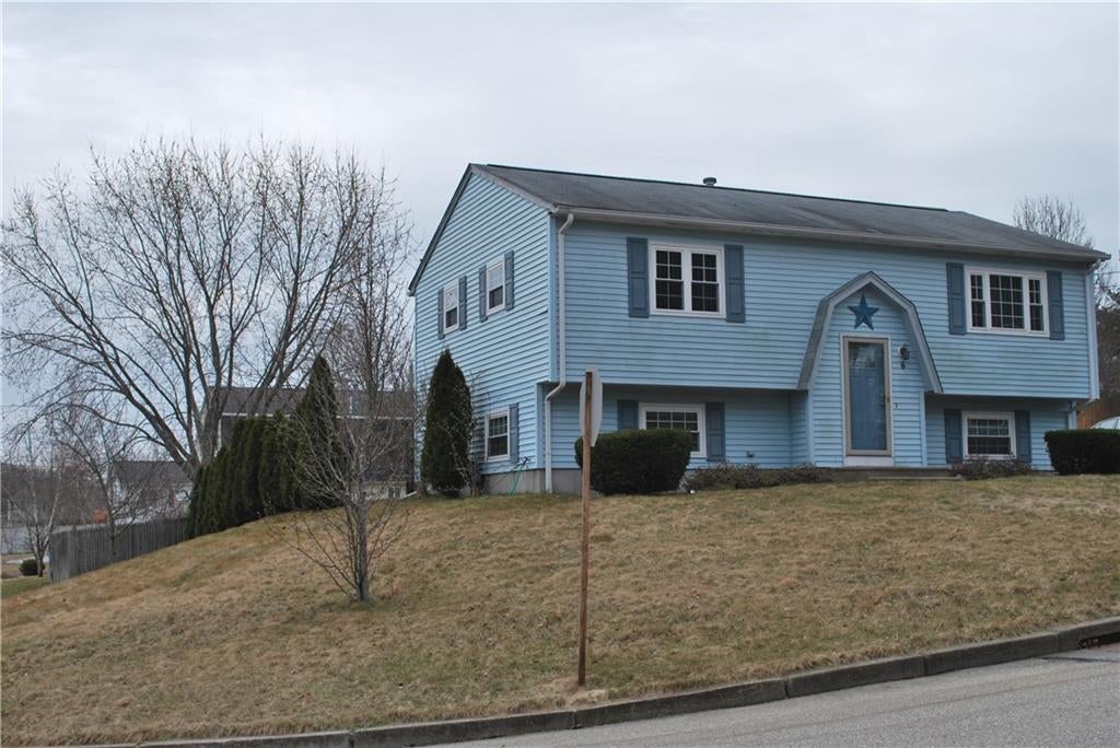 SFR located at 6 Medieval Way