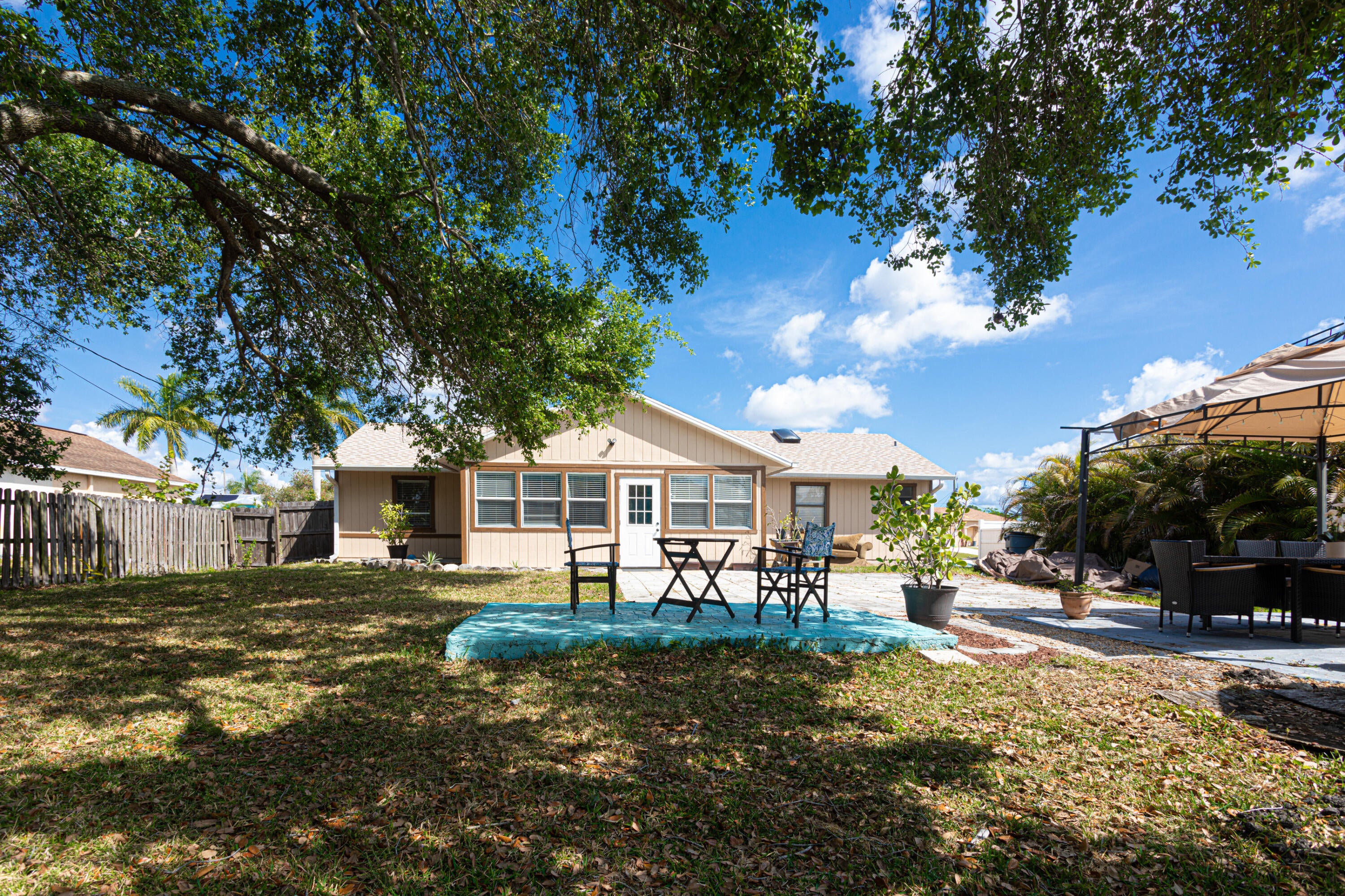 SFR located at 1245 SW Fox Court