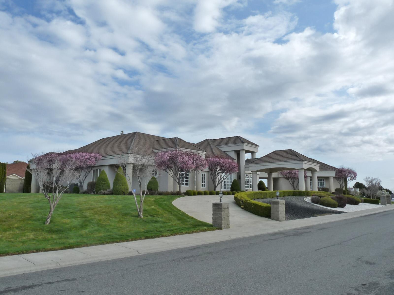 Singles groups in Kennewick