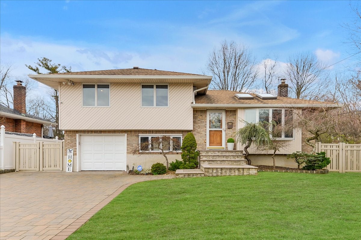 SFR located at 9 Byron Lane