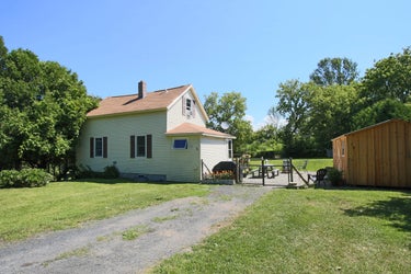 SFR located at 3 Haycorn Hollow Road