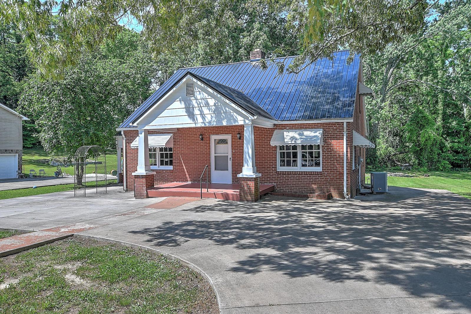 401 Hillcrest Drive, Greeneville, TN — CENTURY 21 Real Estate