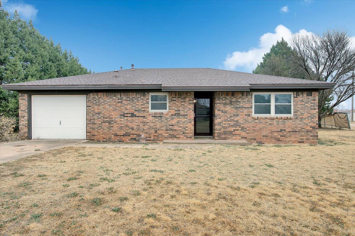 SFR located at 1402 Lumsden