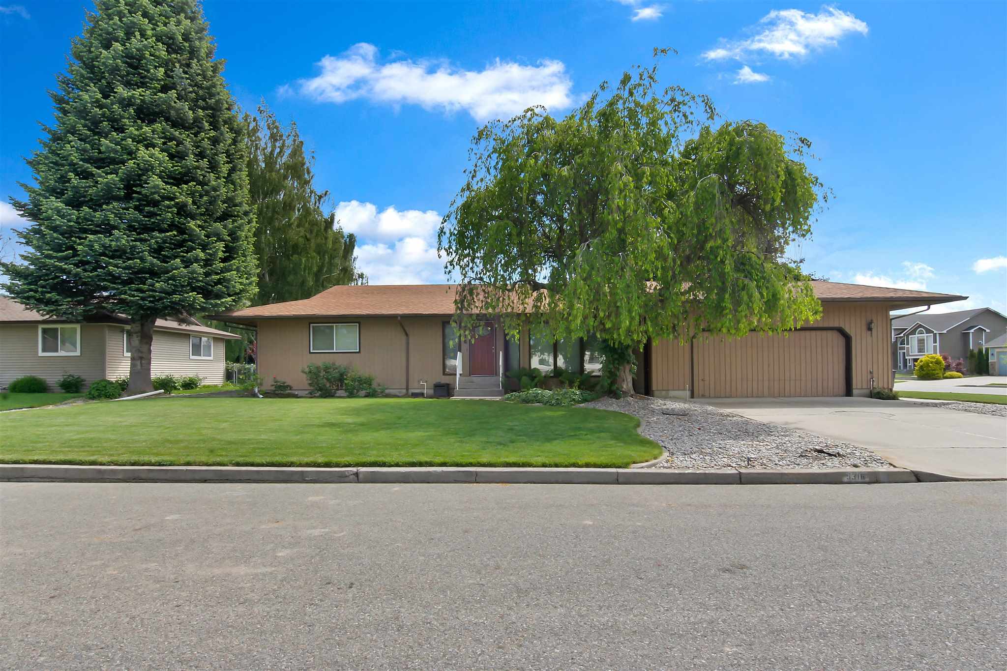 Linda Roach of Coldwell Banker Tomlinson