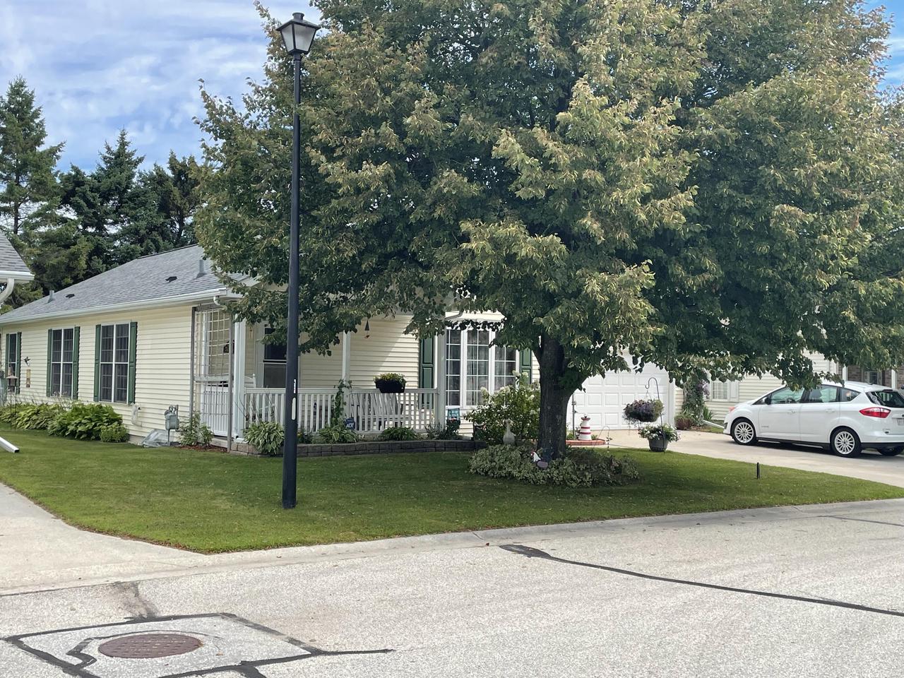 3114 Kinglet Dr, Manitowoc, WI — Coldwell Banker