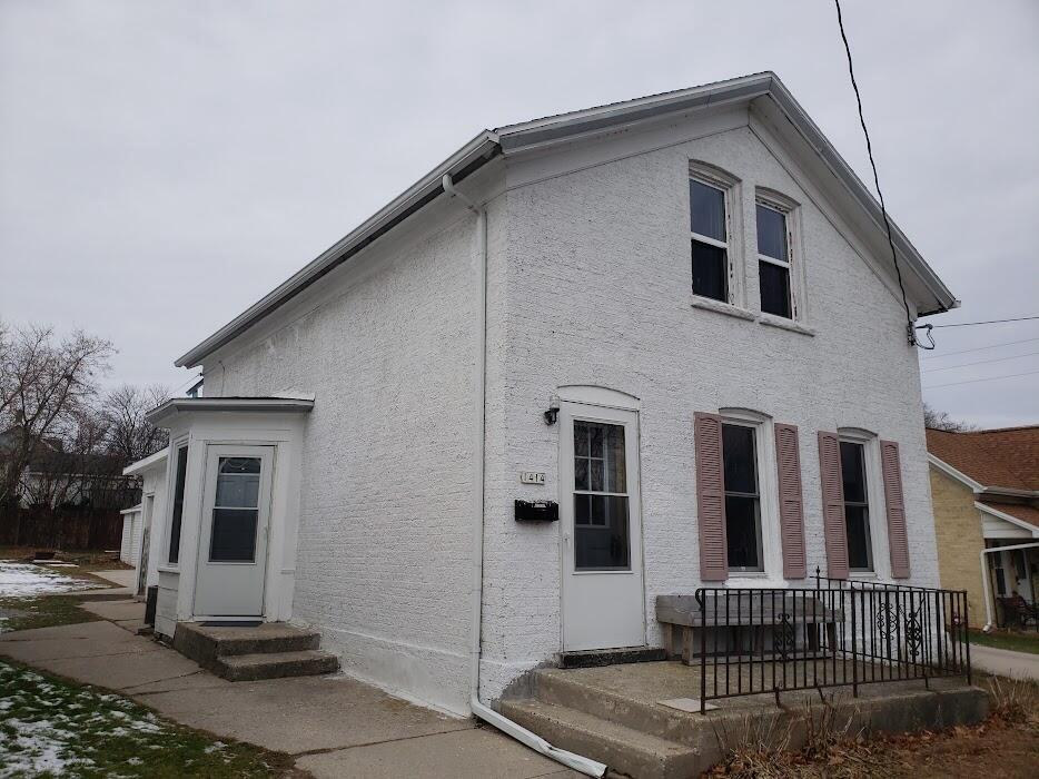 1414 S 10th St, Manitowoc, WI — Coldwell Banker
