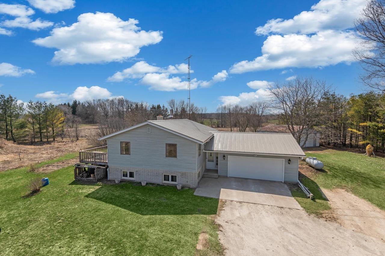 7034 Gass Lake Rd, Manitowoc, WI — Coldwell Banker