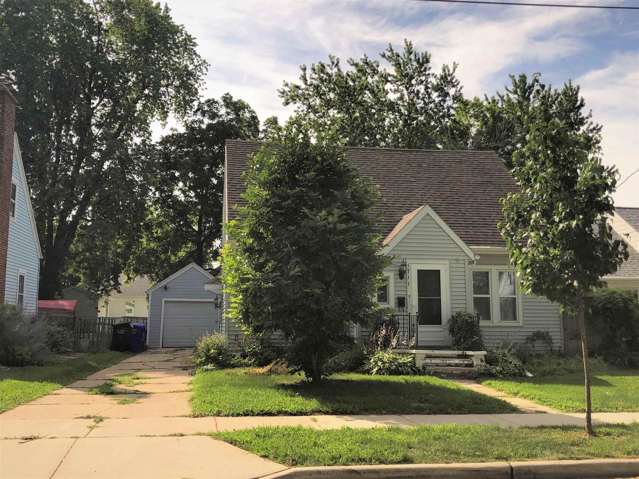 1711 W REEVE STREET, Appleton, WI — Coldwell Banker