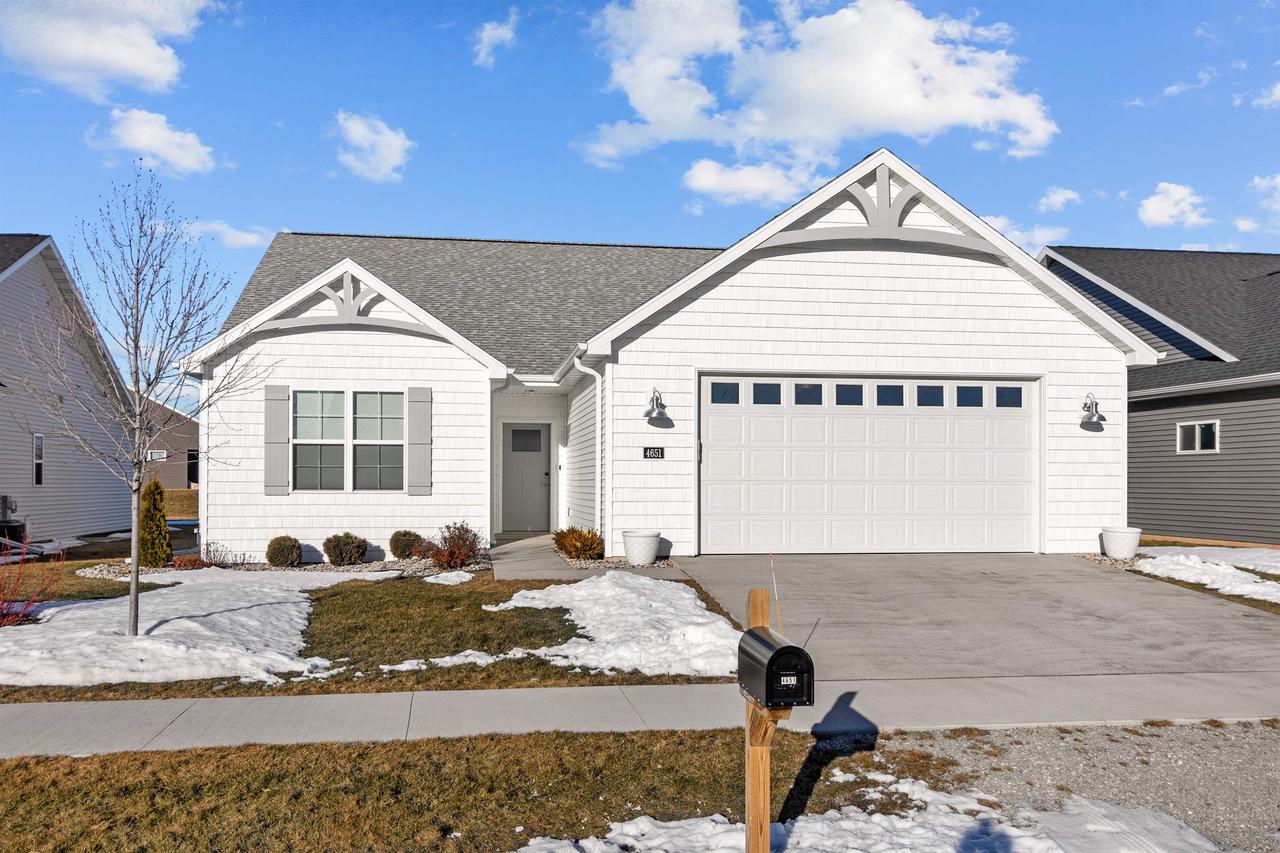 4651 N Cherryvale Ave, Appleton, WI — Coldwell Banker