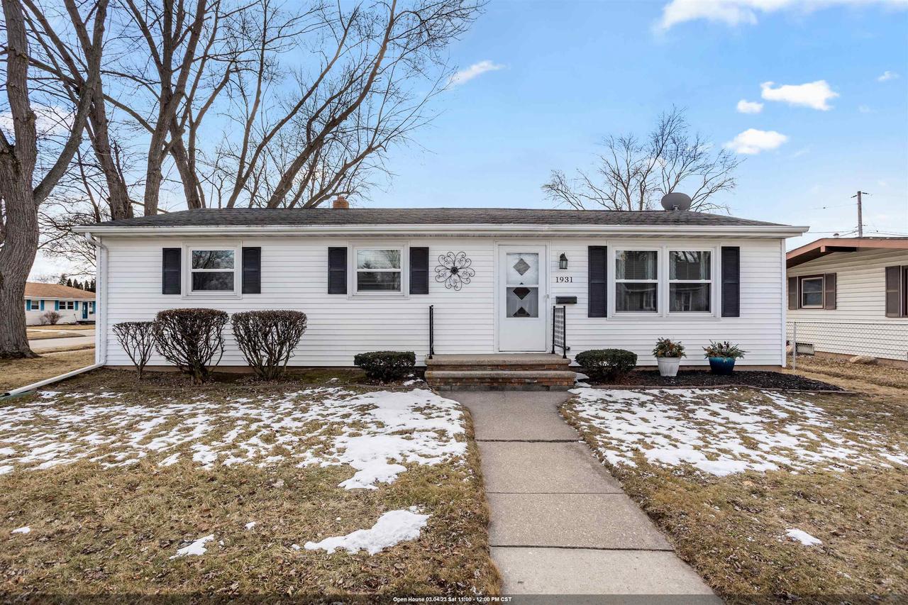 1931 E College Ave, Appleton, WI — Coldwell Banker