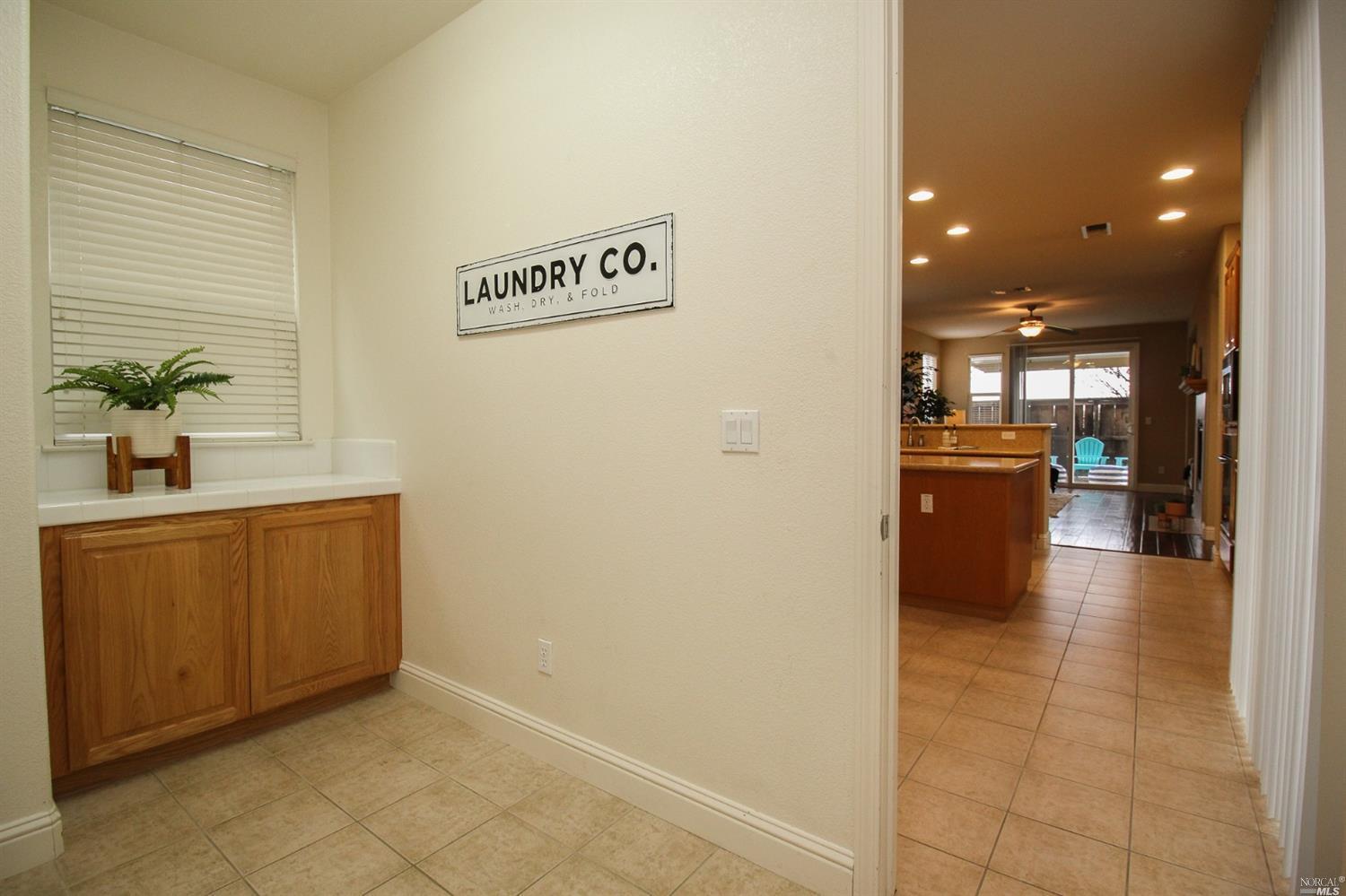 5173 Freitas Way Fairfield Ca Coldwell Banker 5173 Freitas Way Fairfield Ca 94533 Image 20 Of 50 From Carousel