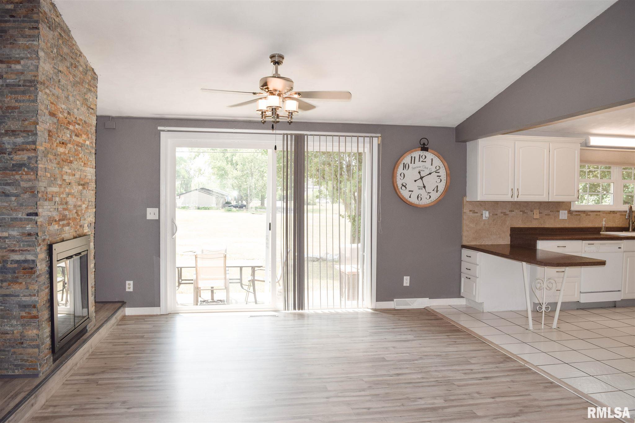 3222 Court Street Pekin Il Coldwell Banker